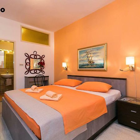 Apartments Nives ポレッチ エクステリア 写真